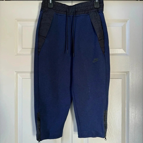 Nike Sportswear Tech Fleece Sneaker 3/4 crop pants joggers women’s size Small - Picture 4 of 13